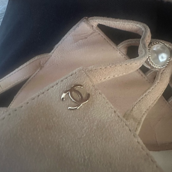 Authentic CHANEL Tan Suede Leather Sandal Heels 40-1/2 - Picture 7 of 7
